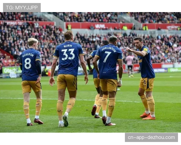 本周末英超将全部使用半自动越位技术（SAOT），裁判公司强调其辅助作用